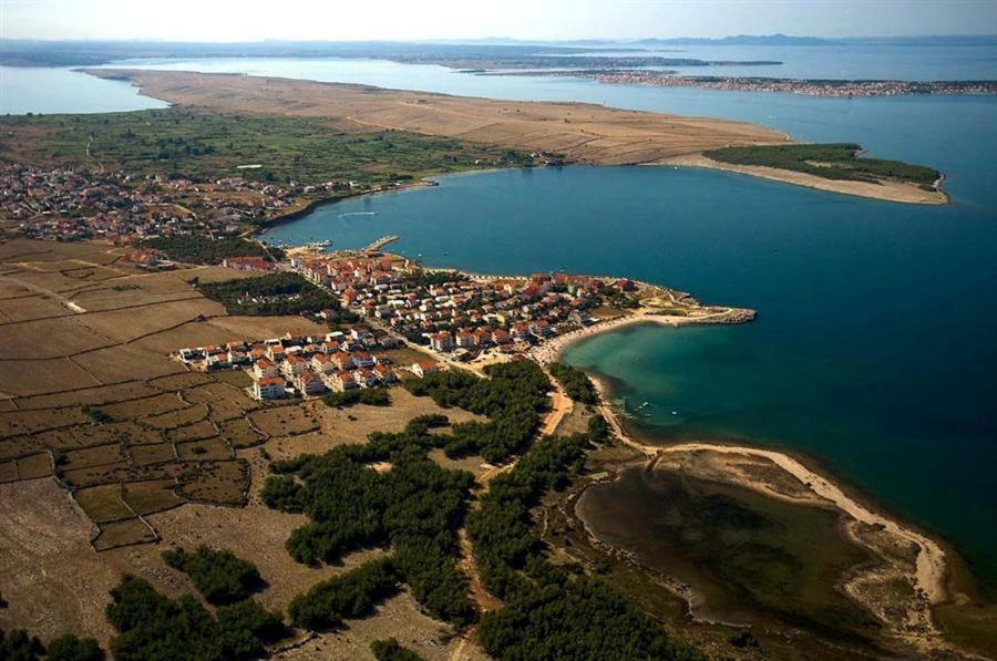 Apartmani Marija Povljana Esterno foto