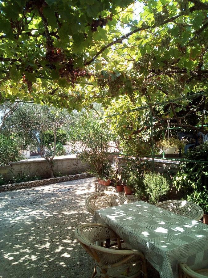 Apartmani Marija Povljana Esterno foto